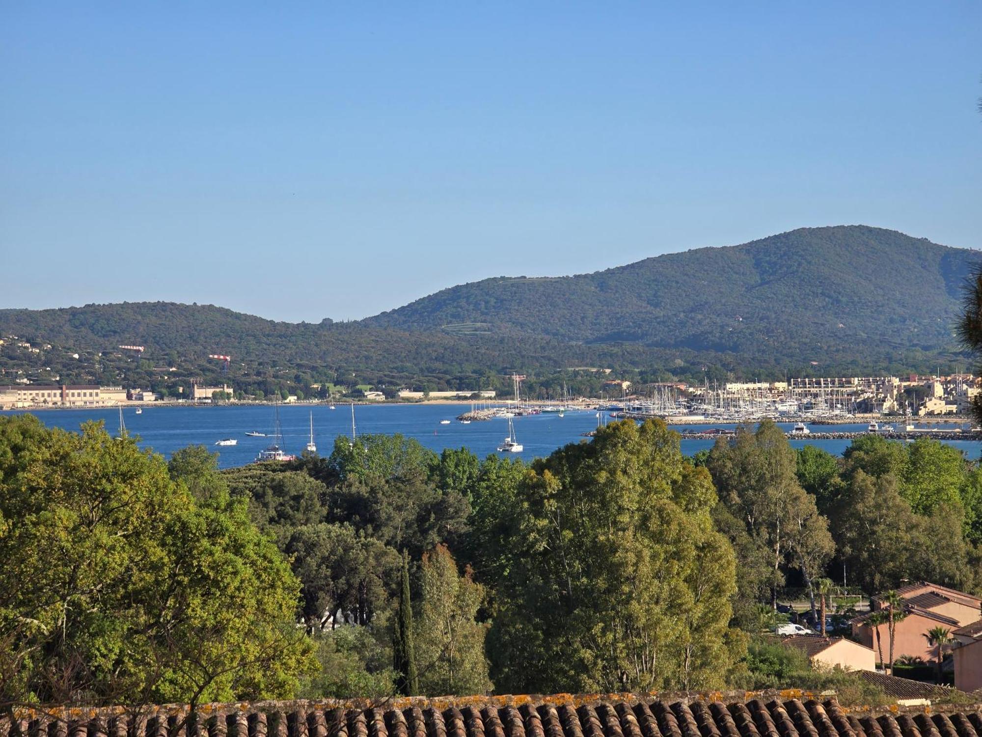 Chez Adriana Studio Vue Mer Avec Piscine Grimaud Exterior foto